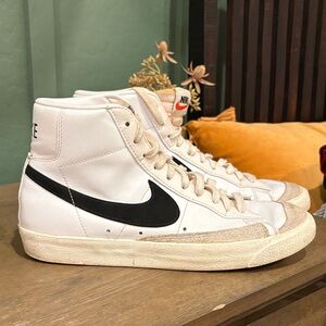 Nike White and Black High-Tops